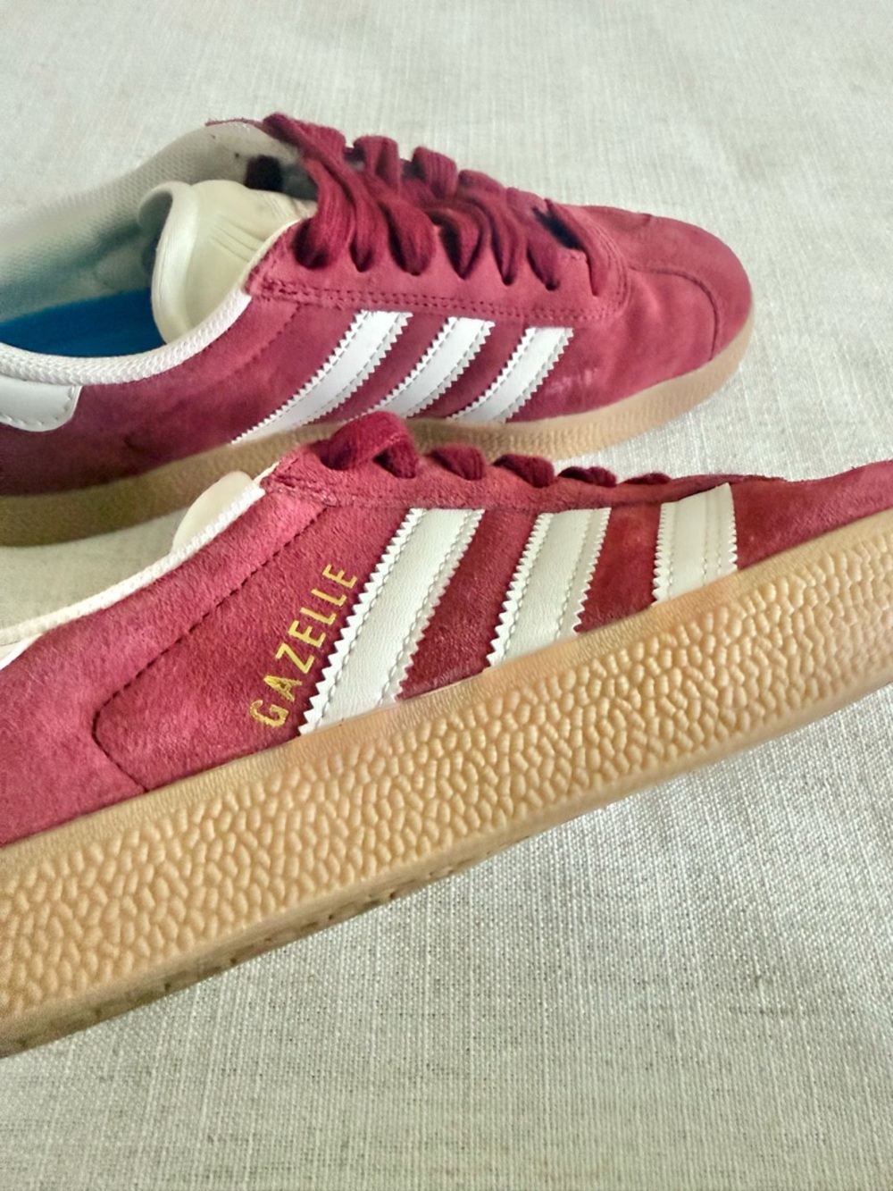 NEW Adidas Gazelle Suede Sneakers in Burgundy and White with Gum Sole